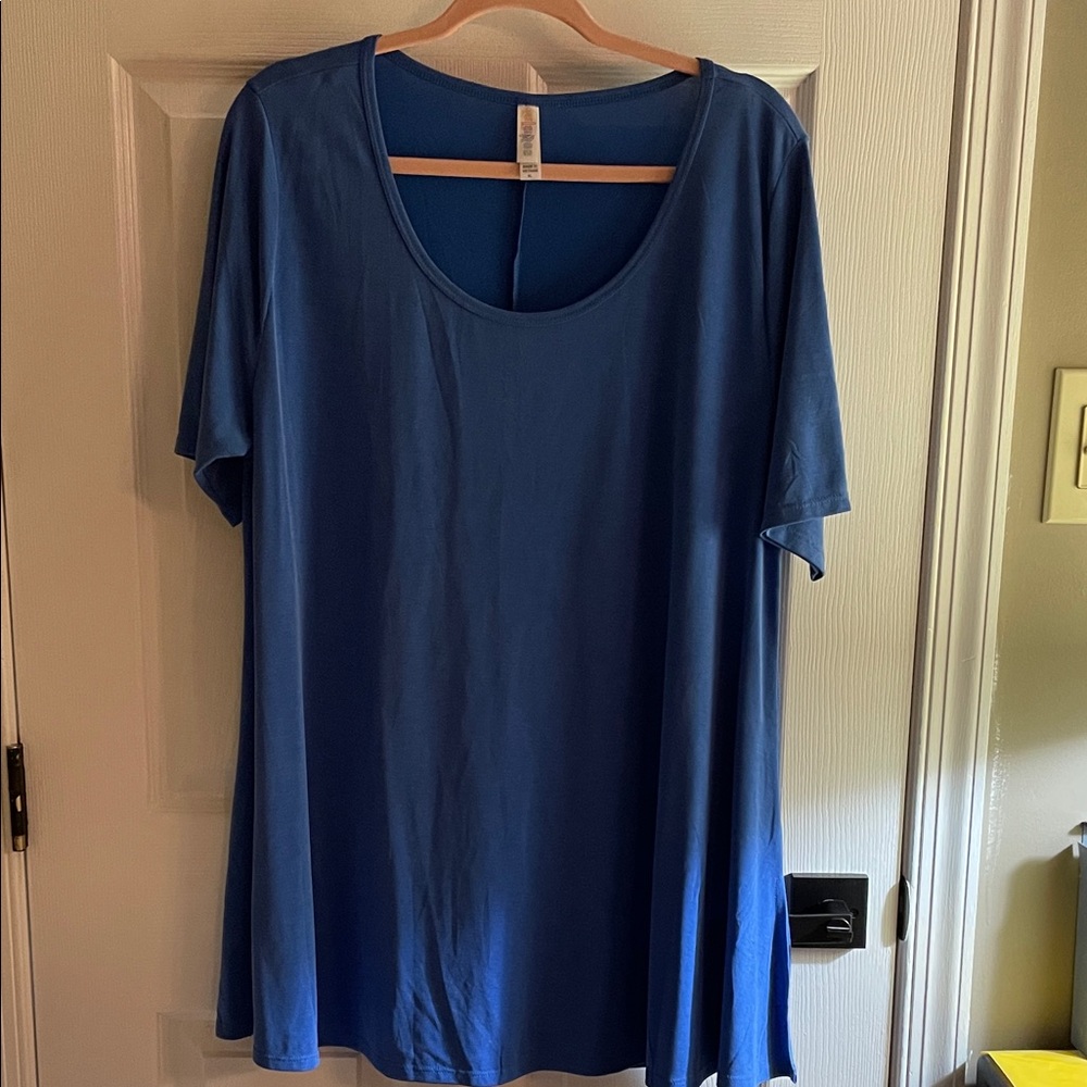 LuLaRoe Blue Short Sleeve Perfect Tee